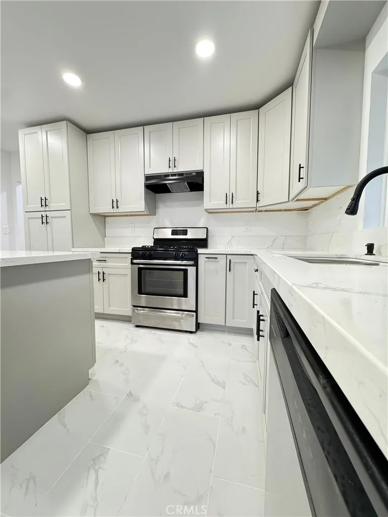 3552 Butler, Los Angeles, California 90066 home-pic-8